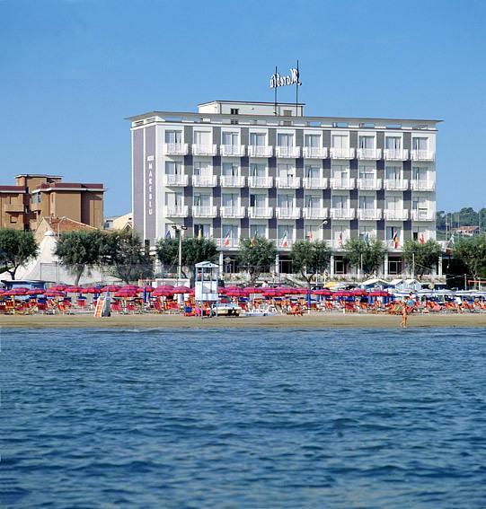 Hotel Mareblu Senigallia Bagian luar foto