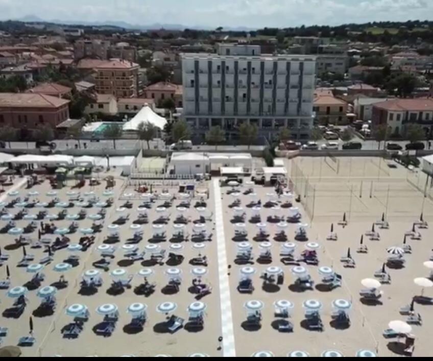 Hotel Mareblu Senigallia Bagian luar foto